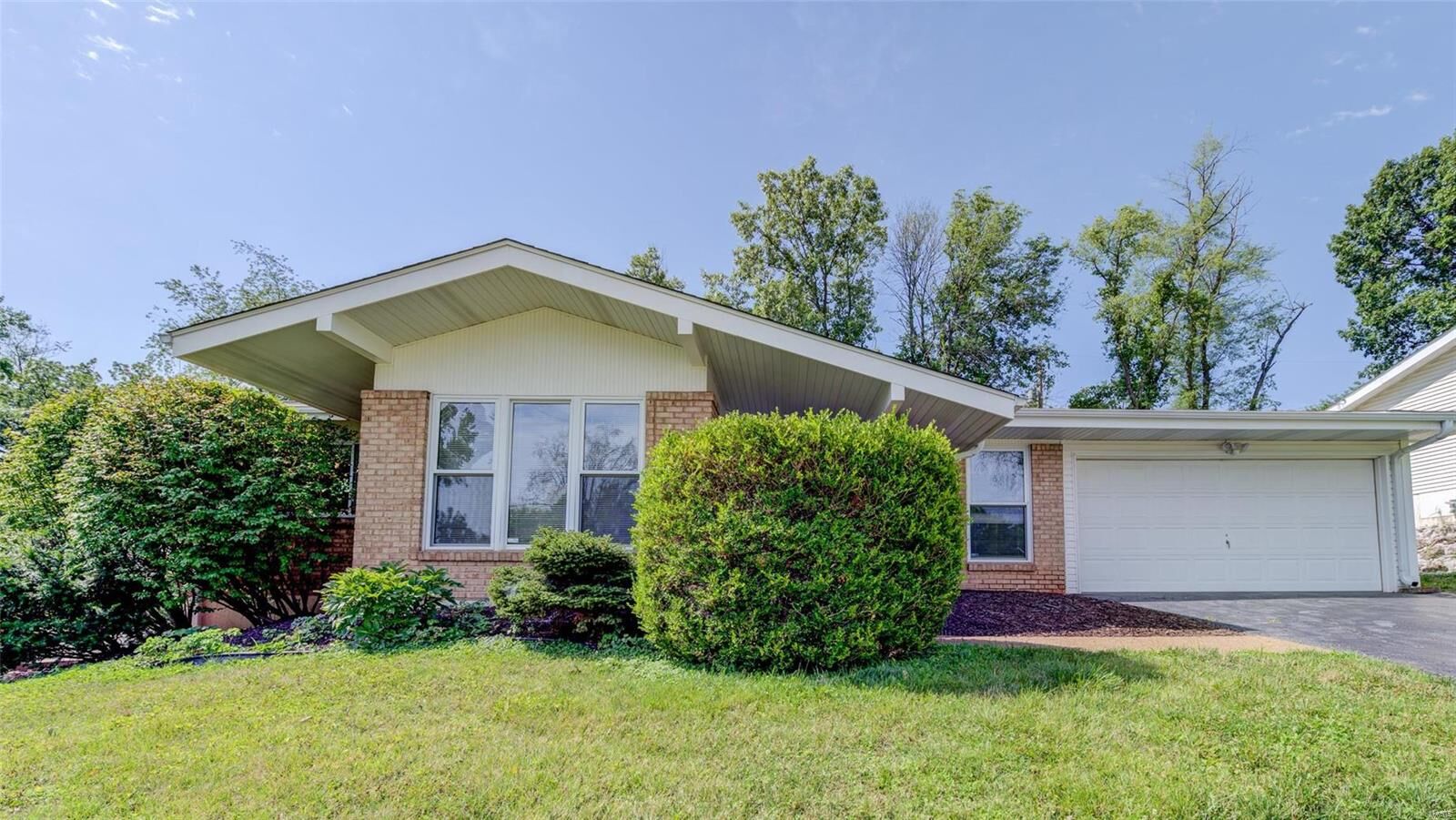 Property Photo: 11232 Trieste Drive MO 63146