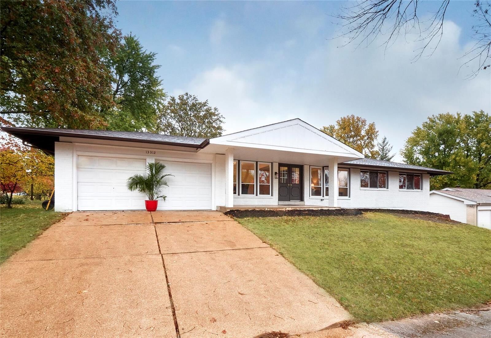 Property Photo: 13312 Hobnail Drive MO 63146