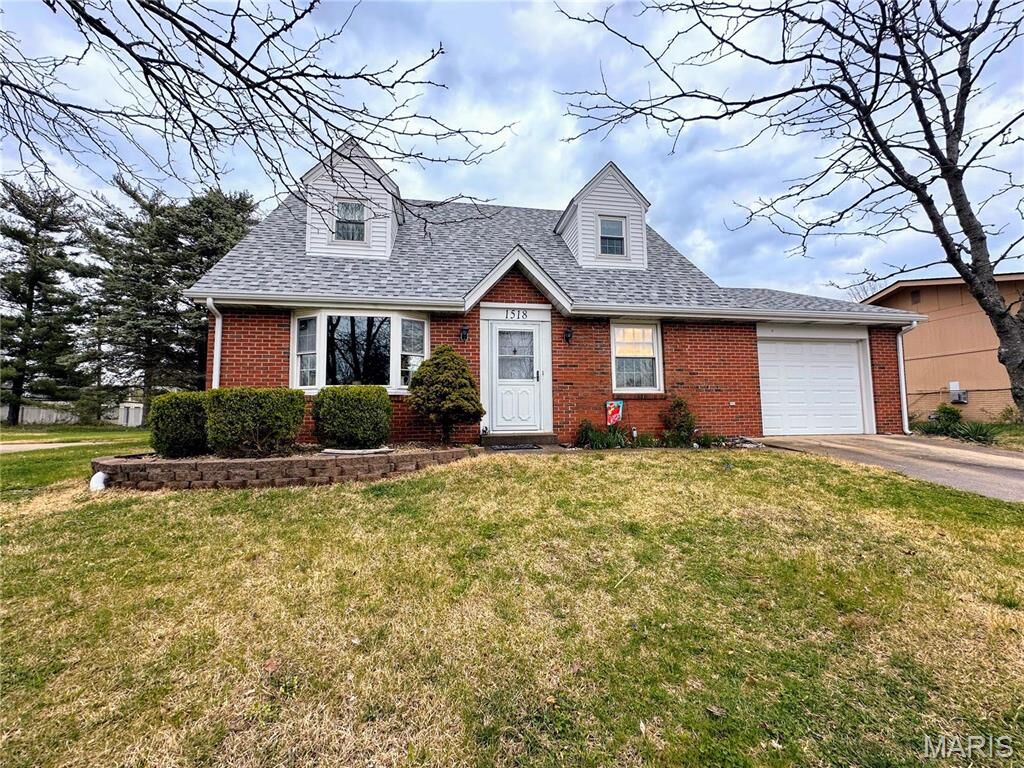 Property Photo: 1518 Colonial Drive IL 62035