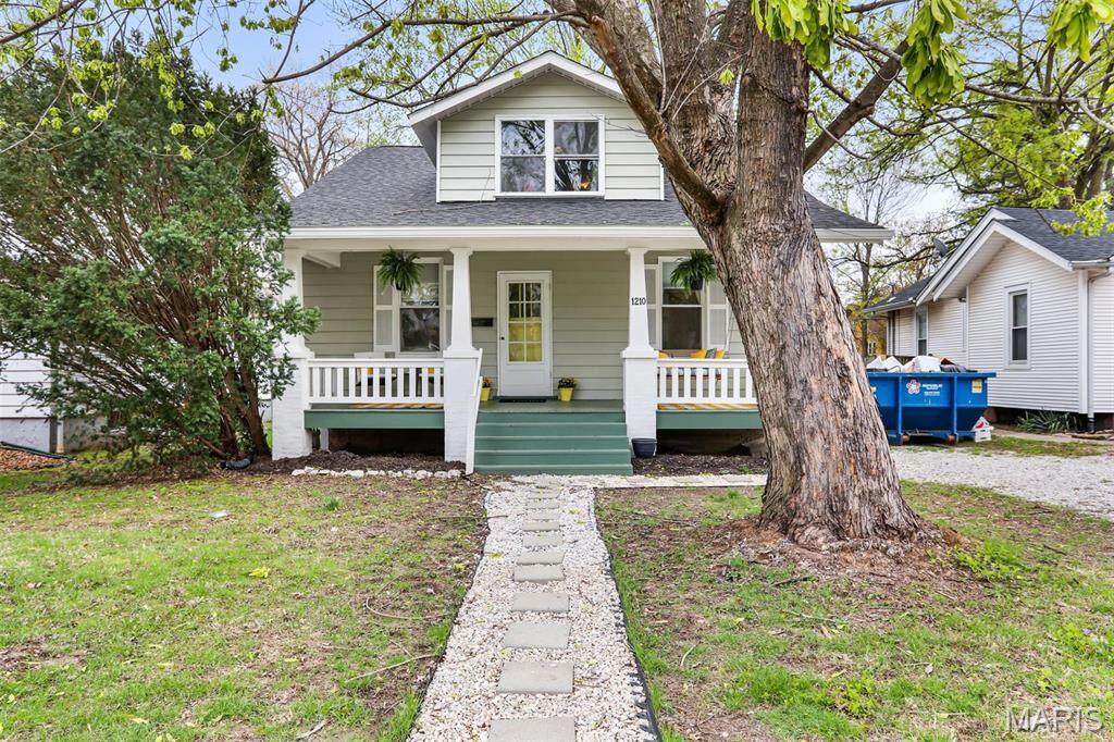 Property Photo: 1210 Lindenwood Avenue IL 62025