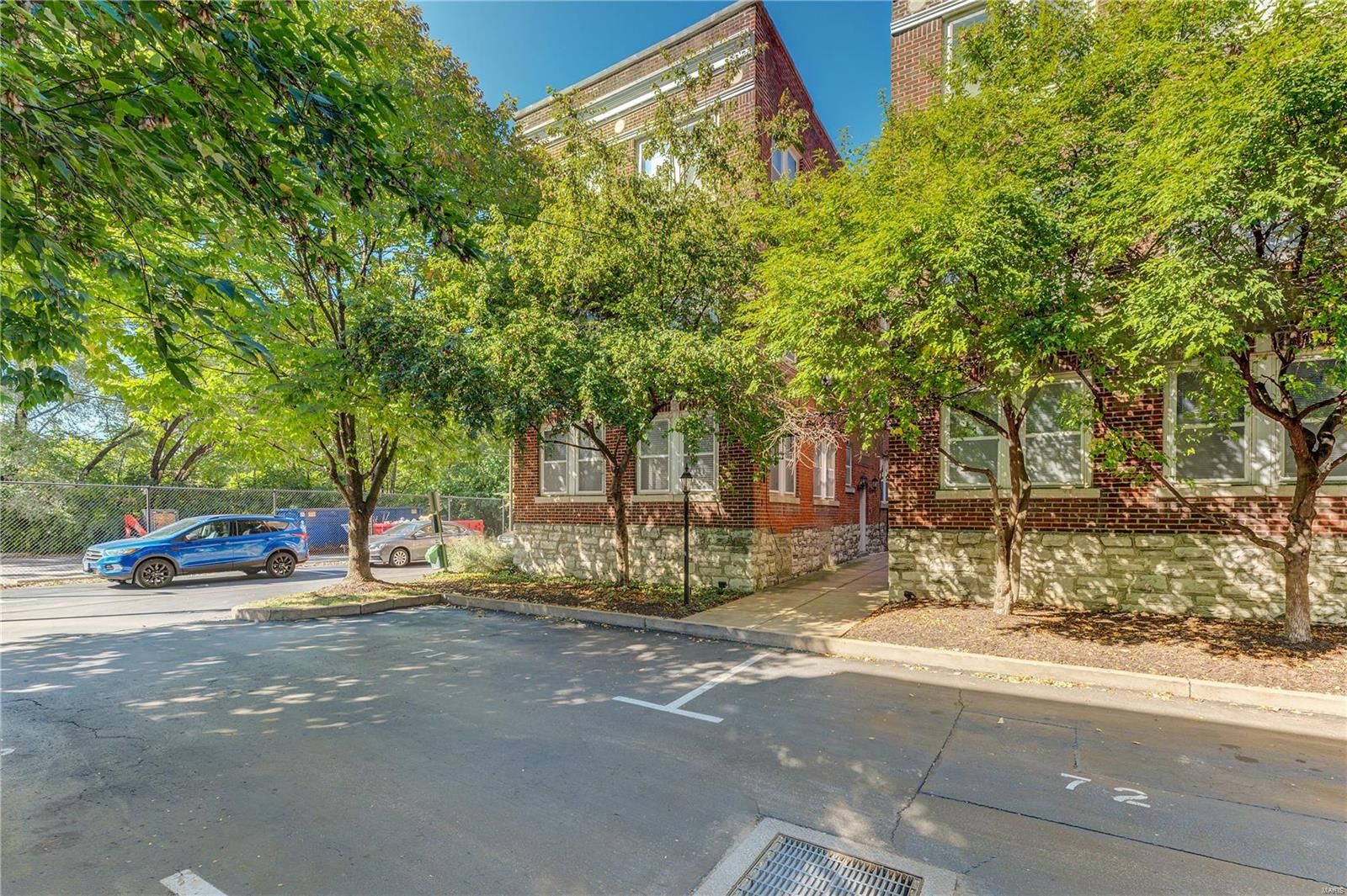 Property Photo: 5360 Pershing Avenue 7A MO 63112