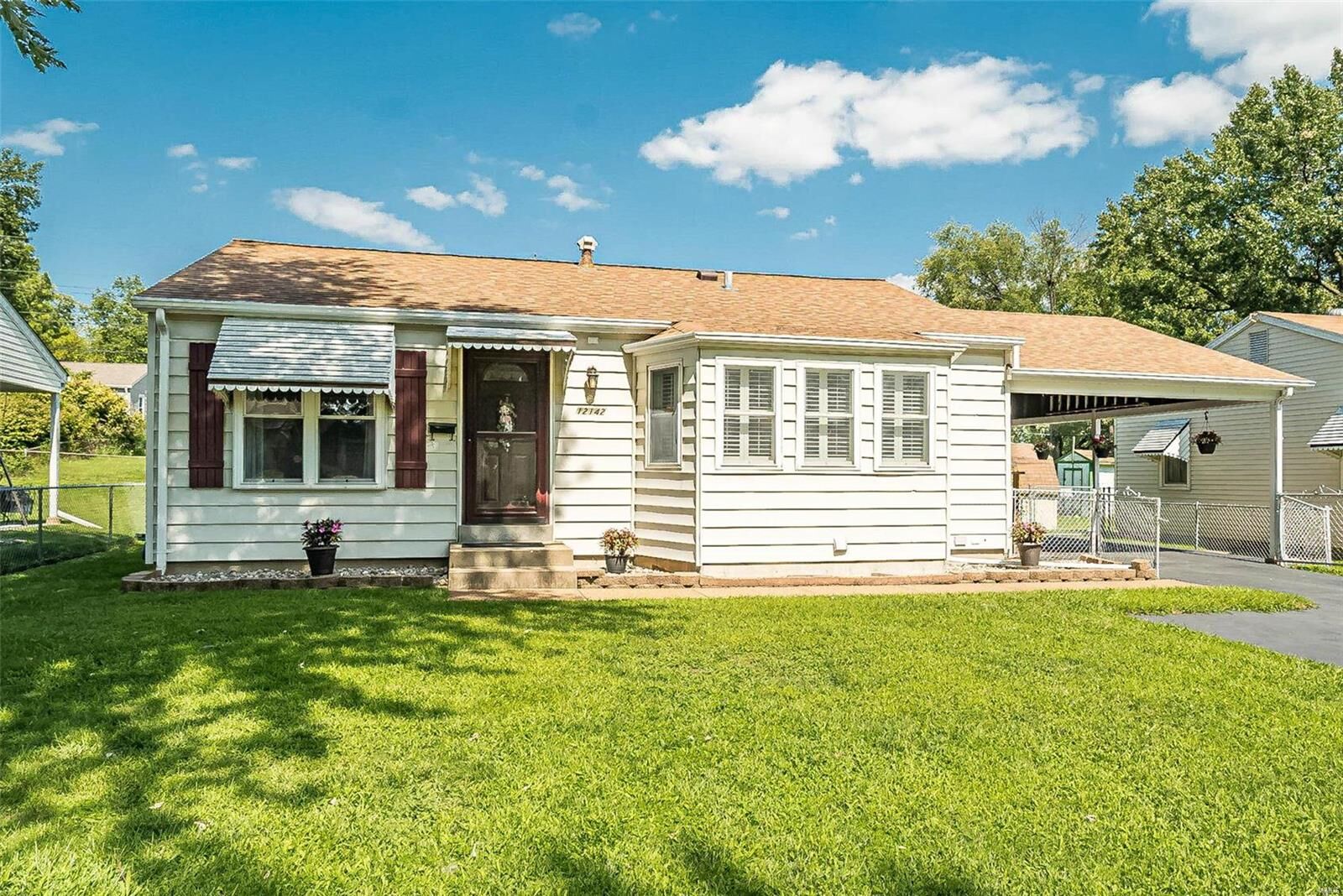 Property Photo: 12142 Sunnycrest Place MO 63043
