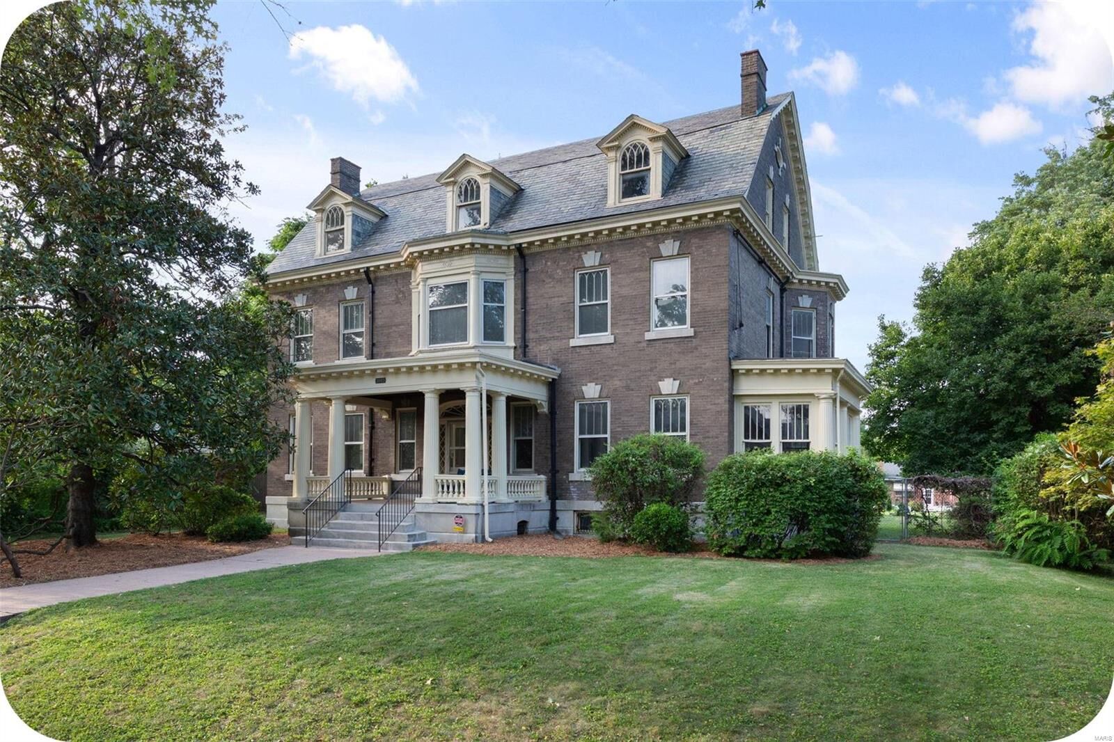 Property Photo: 3145 Hawthorne Boulevard MO 63104
