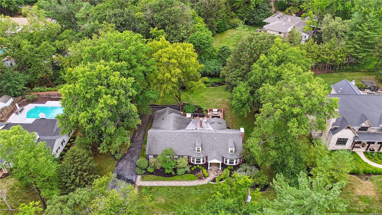 Property Photo: 105 Graybridge Road MO 63124