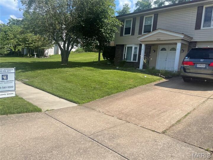 Property Photo:  2543 Wesford Drive  MO 63043 