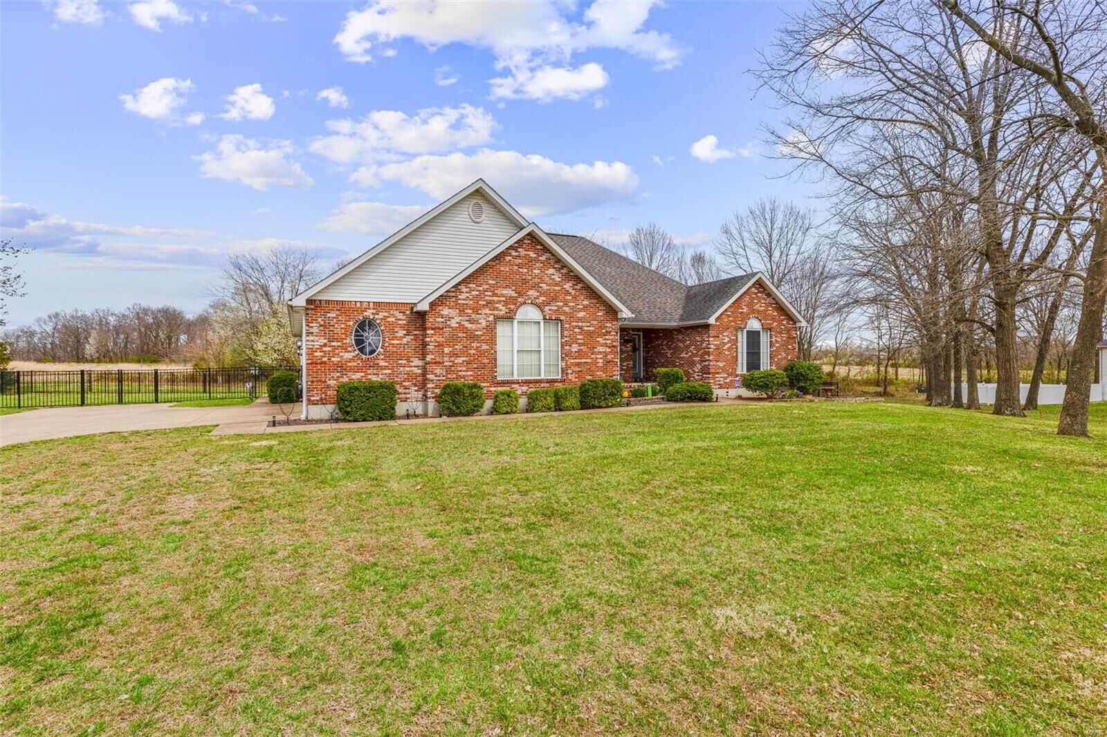 Property Photo:  717 Valley Brook Drive  MO 63640 