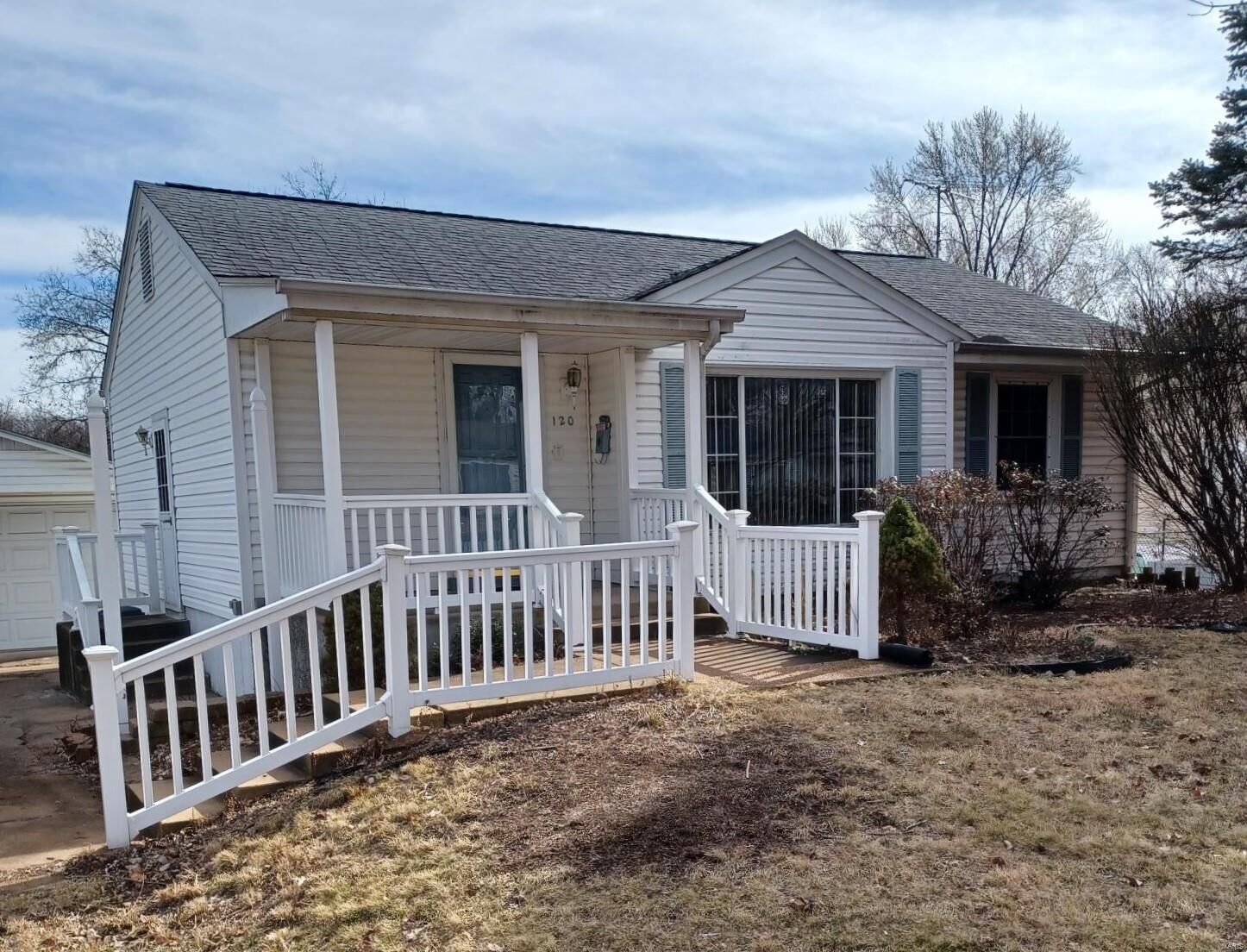 Property Photo:  120 Chateau Drive  MO 63031 