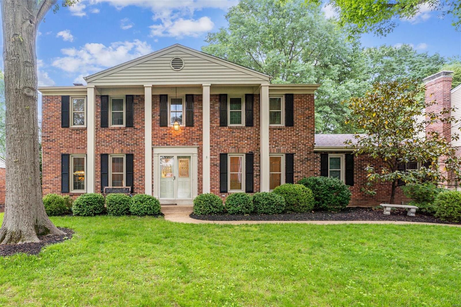 Property Photo: 1056 Haversham Place MO 63131