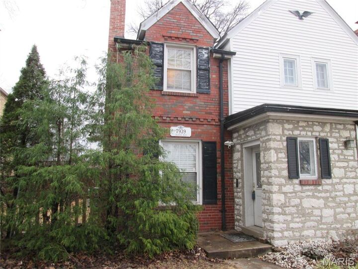 7939 Delmar Boulevard 1W  St Louis MO 63130 photo
