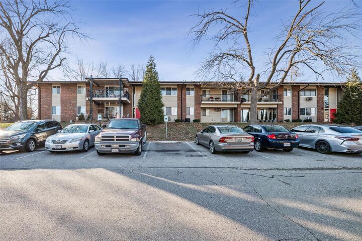 10077 Bunker Hill Drive C  St Louis MO 63123 photo