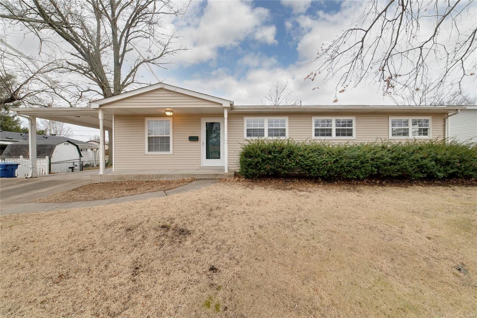 Property Photo: 1420 Bluebird Drive MO 63031