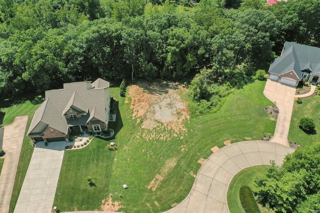 Property Photo: 1460 Lake Knoll Drive MO 63367