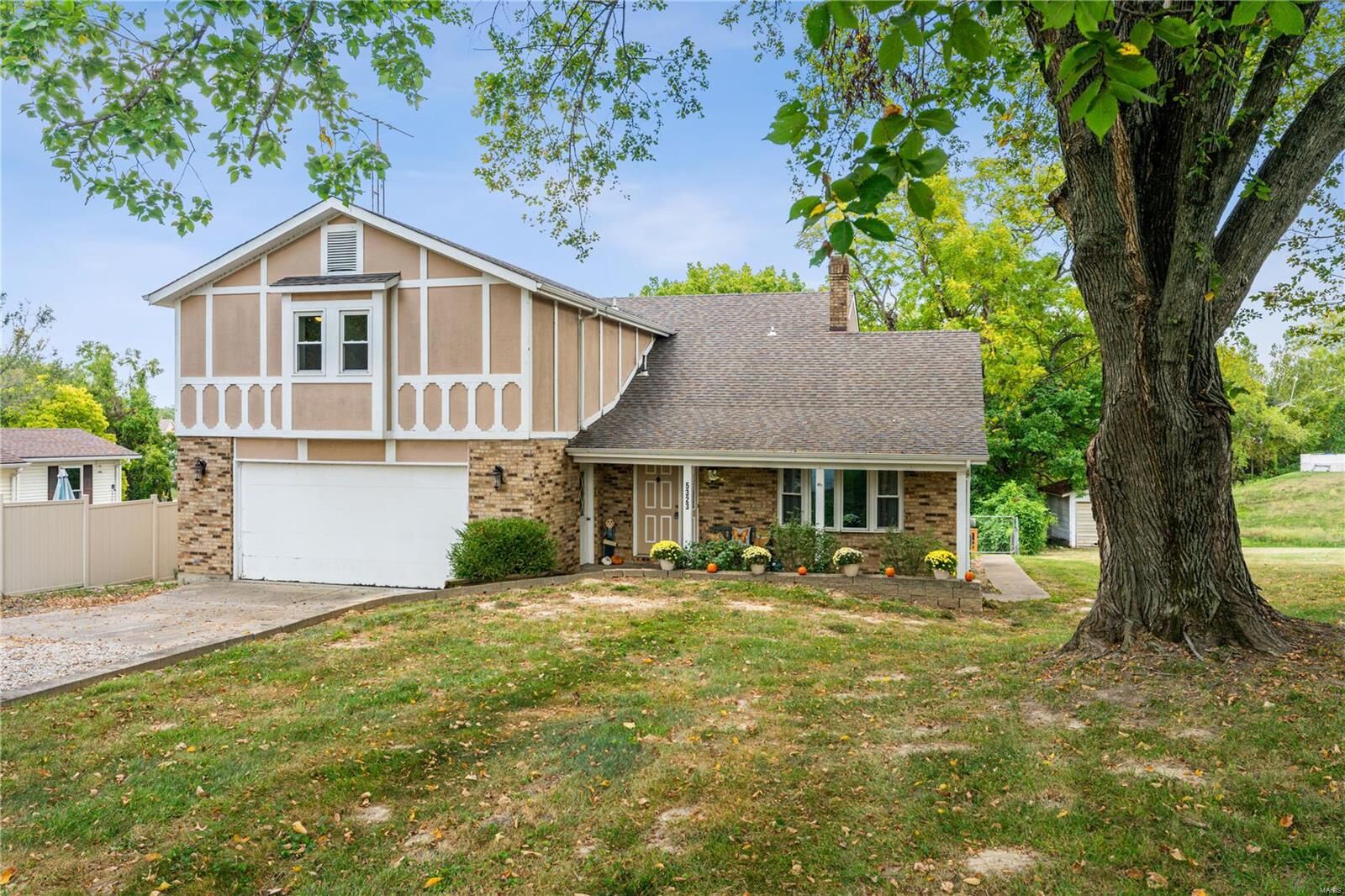 Property Photo: 5323 5th Street MO 63304