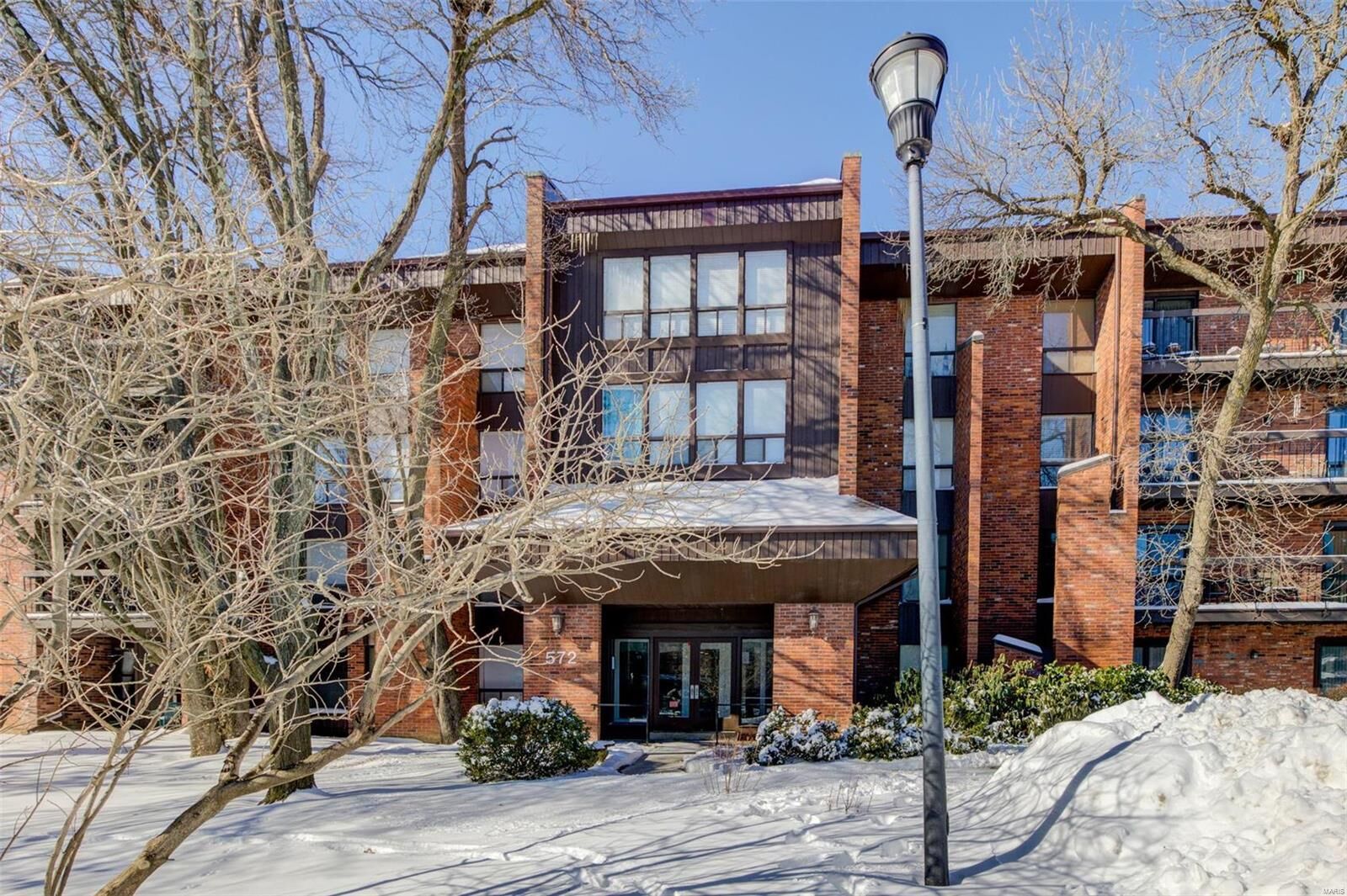 Property Photo:  572 Coeur De Royale Drive 208  MO 63141 