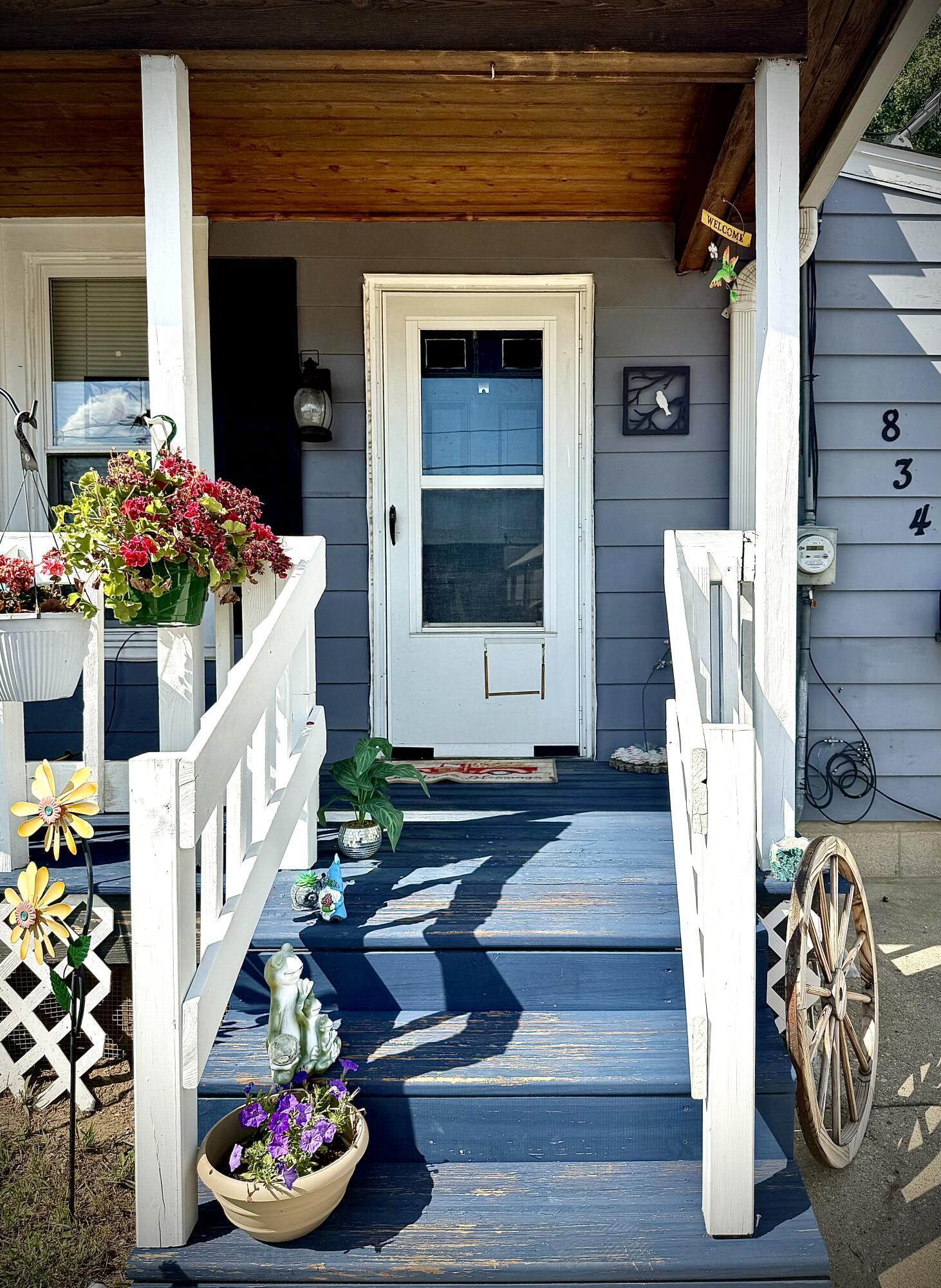 Property Photo:  834 Niagara St  WI 53186 