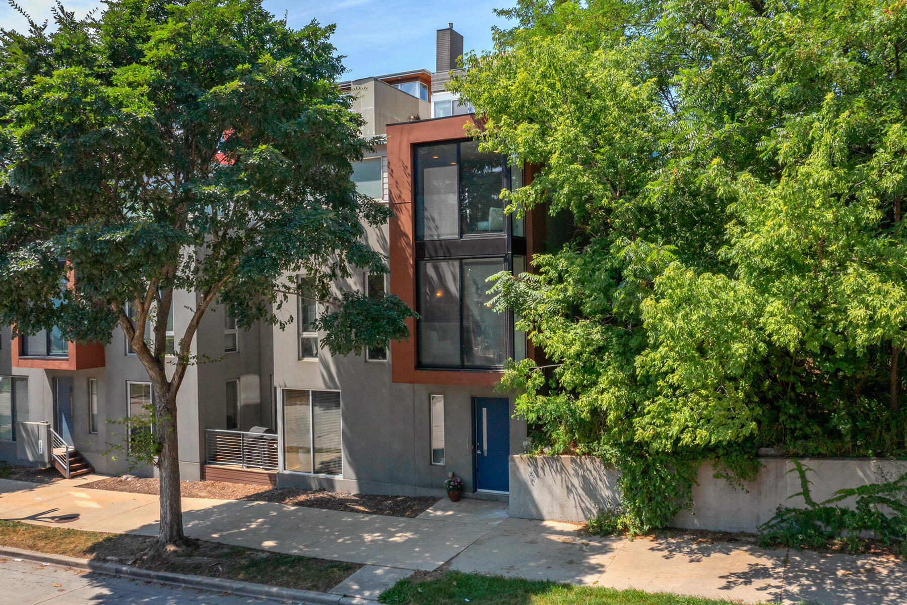 Property Photo: 2049 N Commerce St 2049 WI 53212