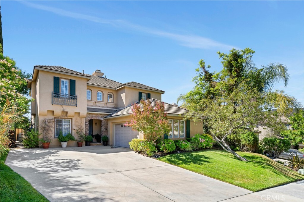Property Photo: 25730 Hawthorne Place CA 91381