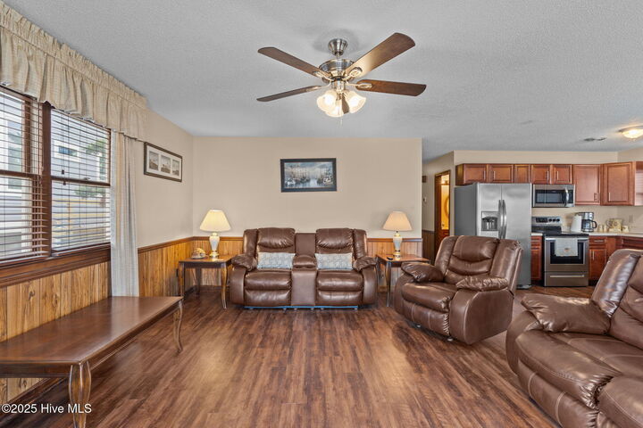 Property Photo: 402 Canal Drive NC 28428