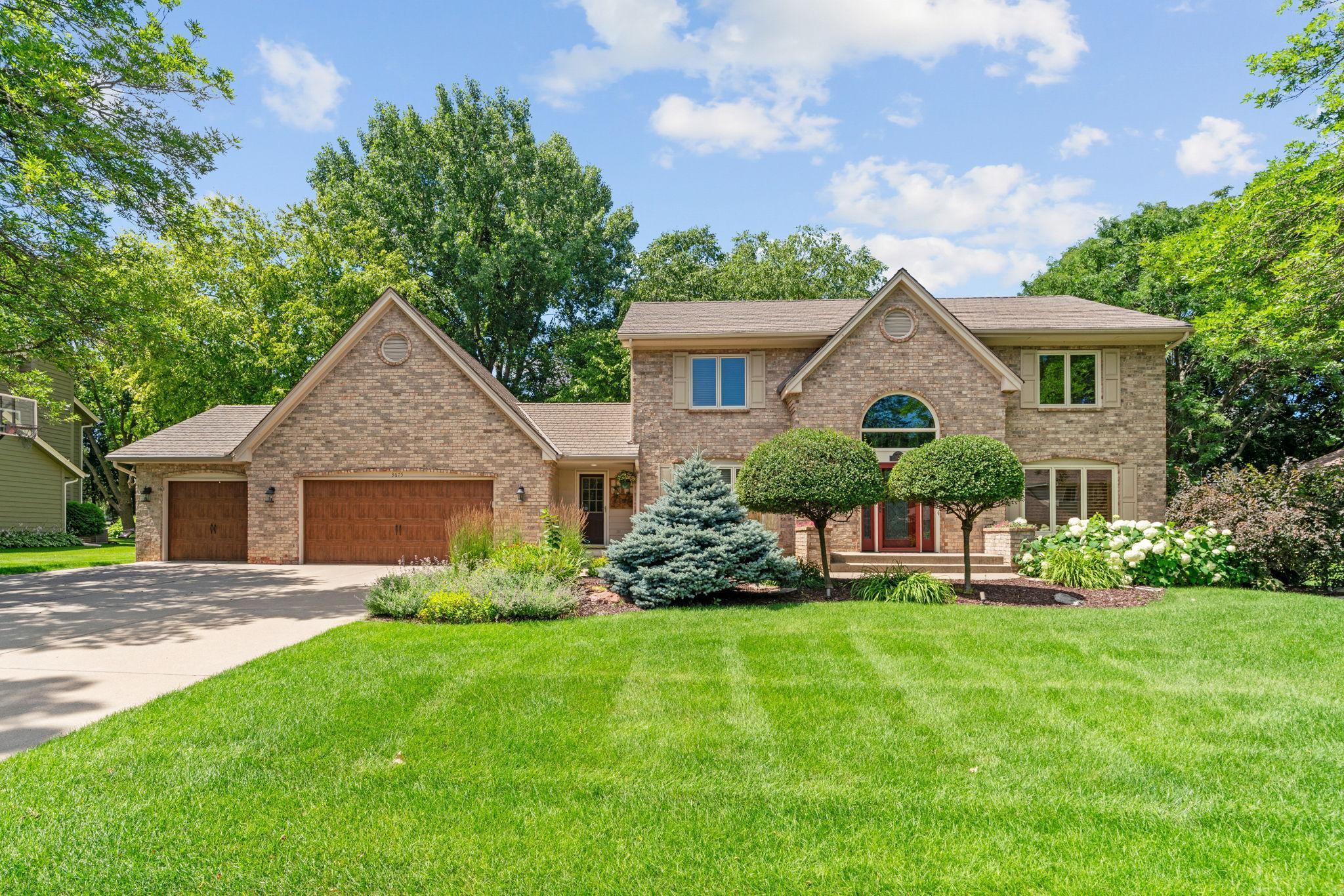 Property Photo: 3675 Woodland Trail MN 55123