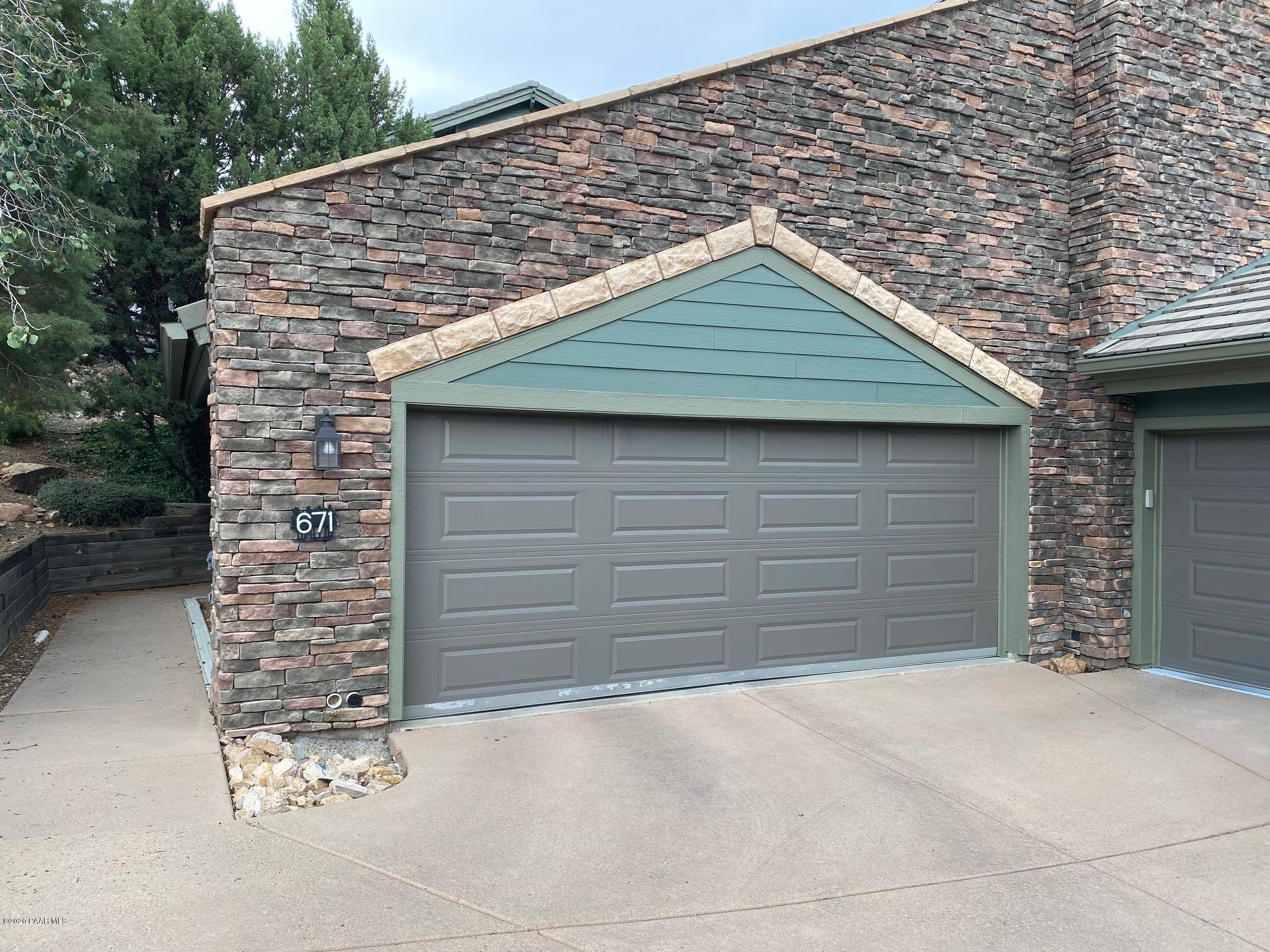 Property Photo: 671 Crosscreek Drive AZ 86303