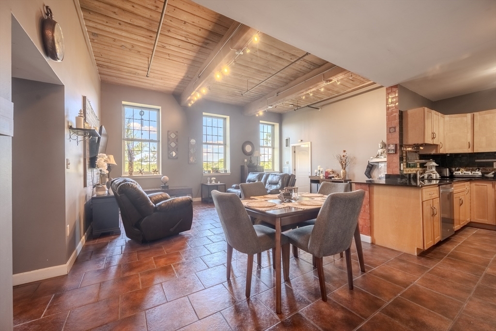 Property Photo: 52 Lawrence Dr M408 MA 01854