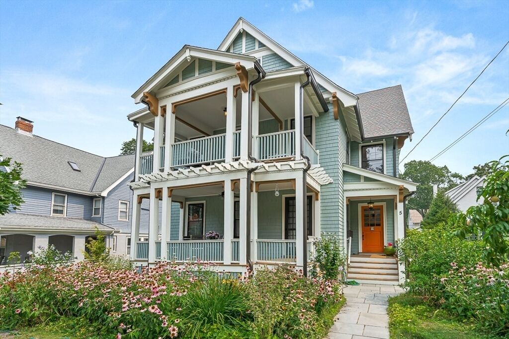 Property Photo:  5 Bacon St  MA 01890 