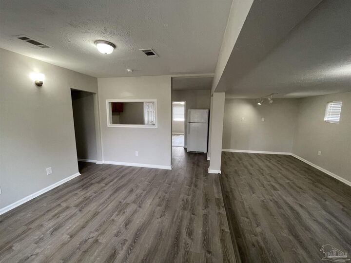 Property Photo: 13 Pen Haven Dr FL 32506