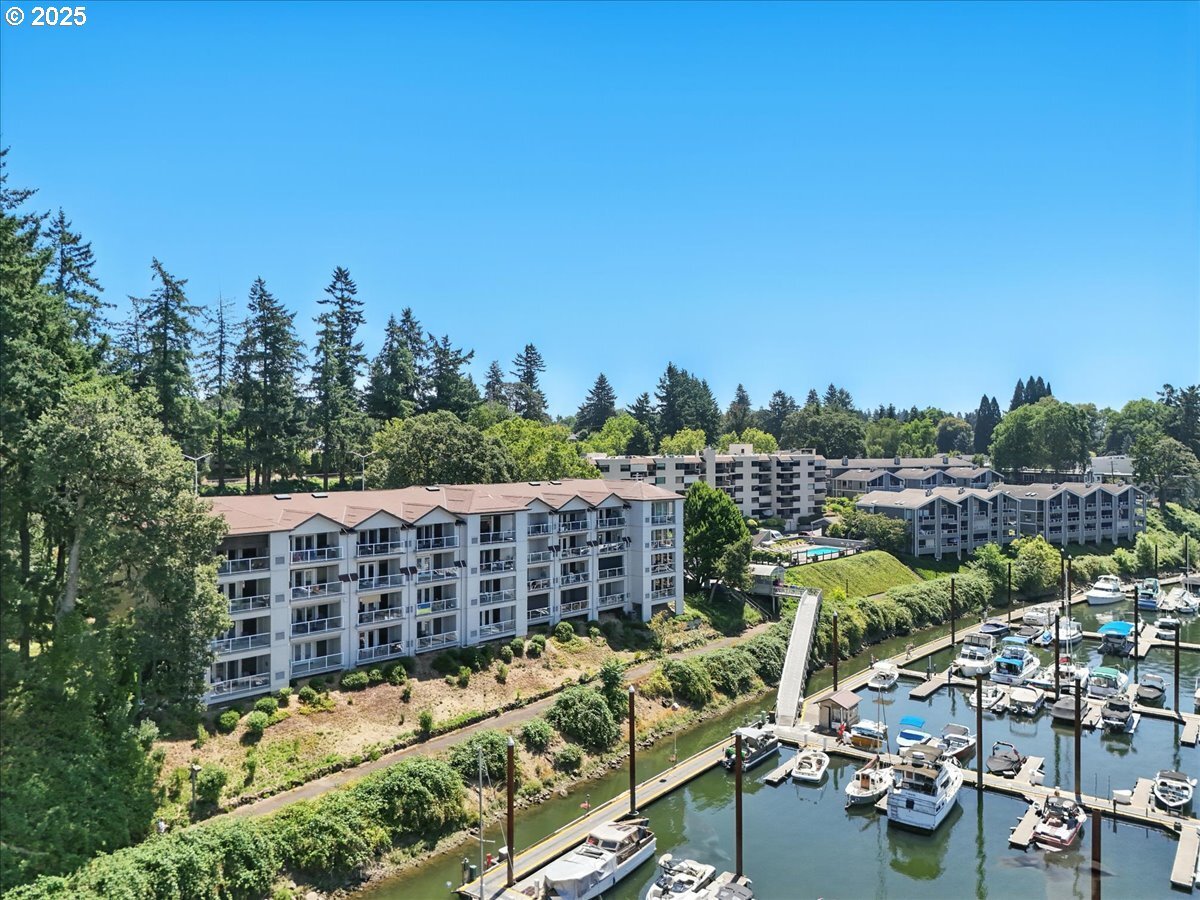 Property Photo: 525 SE Marion St 21 OR 97202