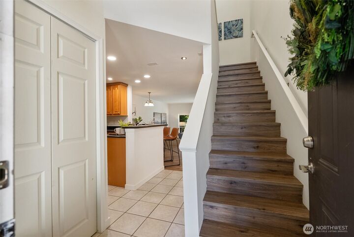 Property Photo: 4330 W Lake Sammamish Prkway Parkway SE G114 WA 98027