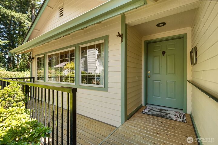 Property Photo: 3917 SE Tennis Court WA 98366
