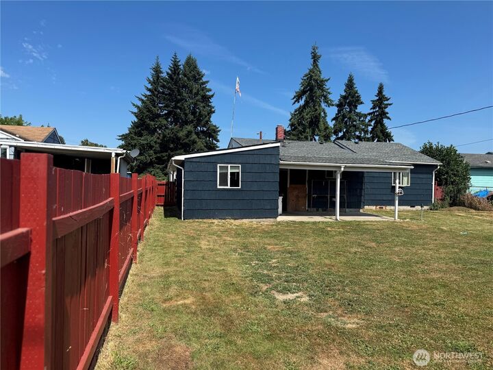 Property Photo:  310  Cypress Street  WA 98632 