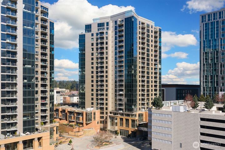 Property Photo:  10650 NE 9th Place 1120  WA 98004 
