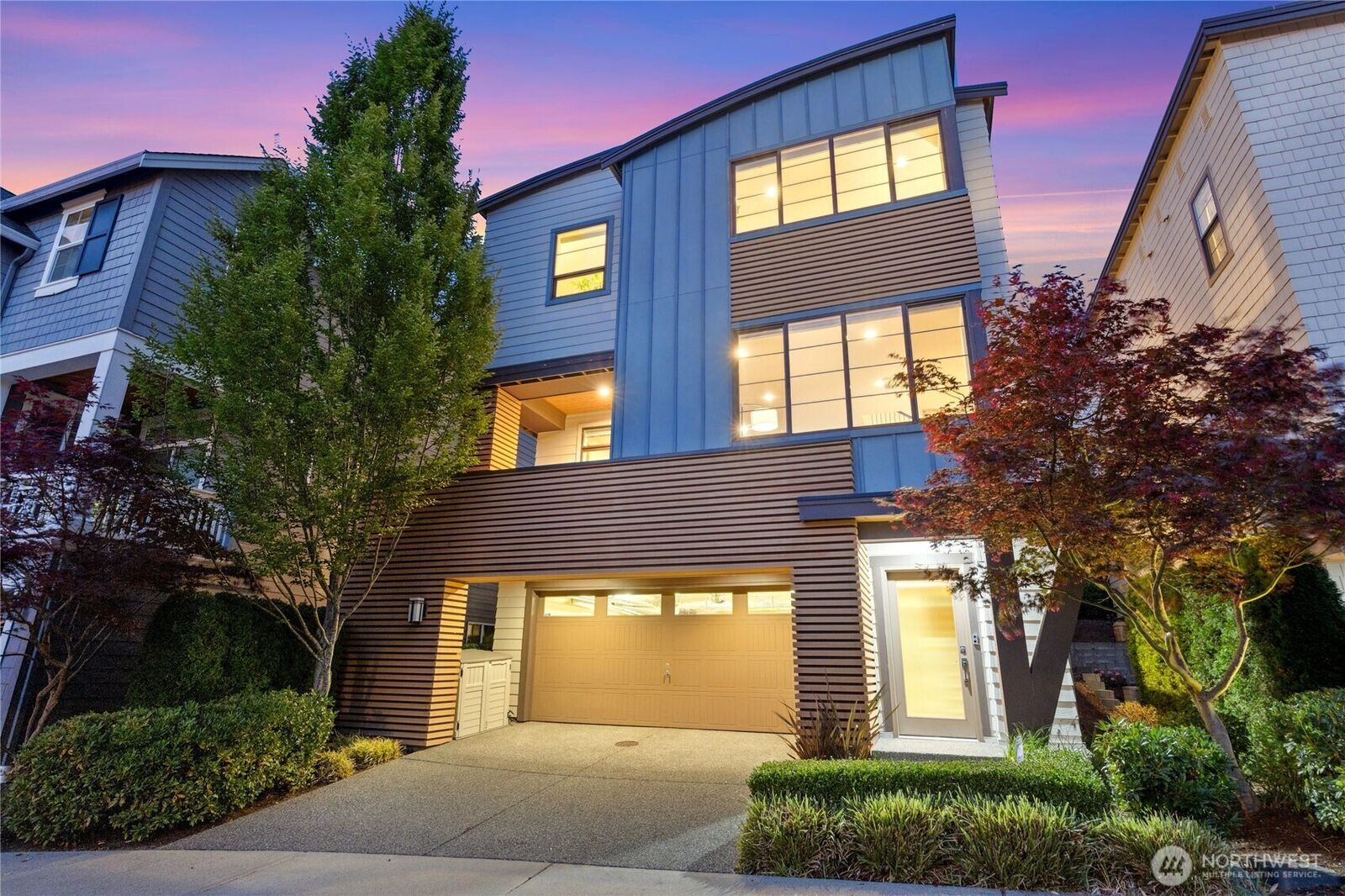 Property Photo:  10615 NE 65th Lane  WA 98033 