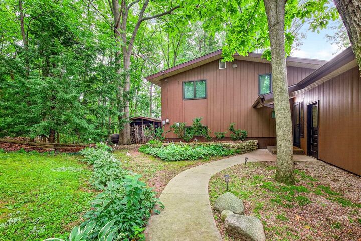 Property Photo: W10003 View Ridge Lane WI 54961-9109