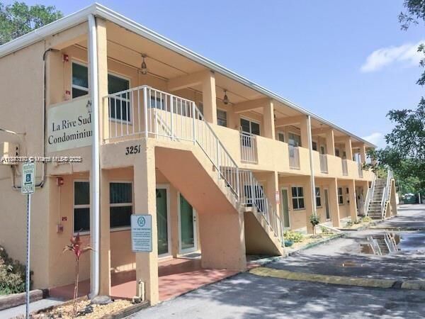 Property Photo: 3251 SW 44th Street 204 FL 33004