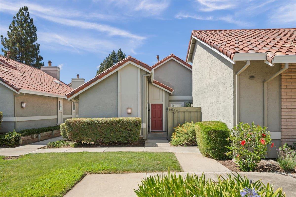 Property Photo:  5633 Strawflower Lane  CA 95118 