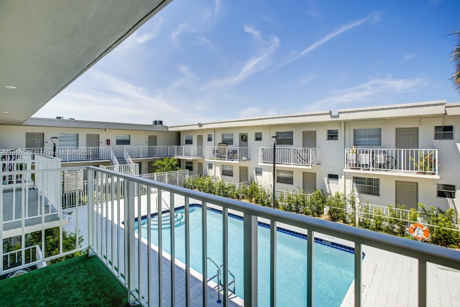 Property Photo: 1720 Cleveland St 212W FL 33020