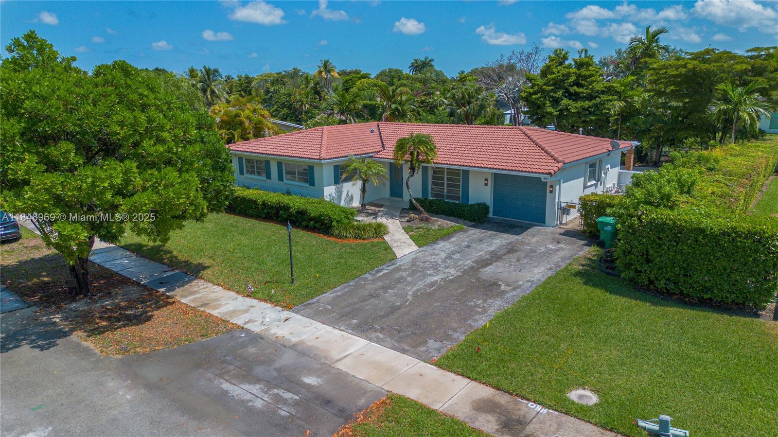 10420 SW 98th St  Miami FL 33176 photo