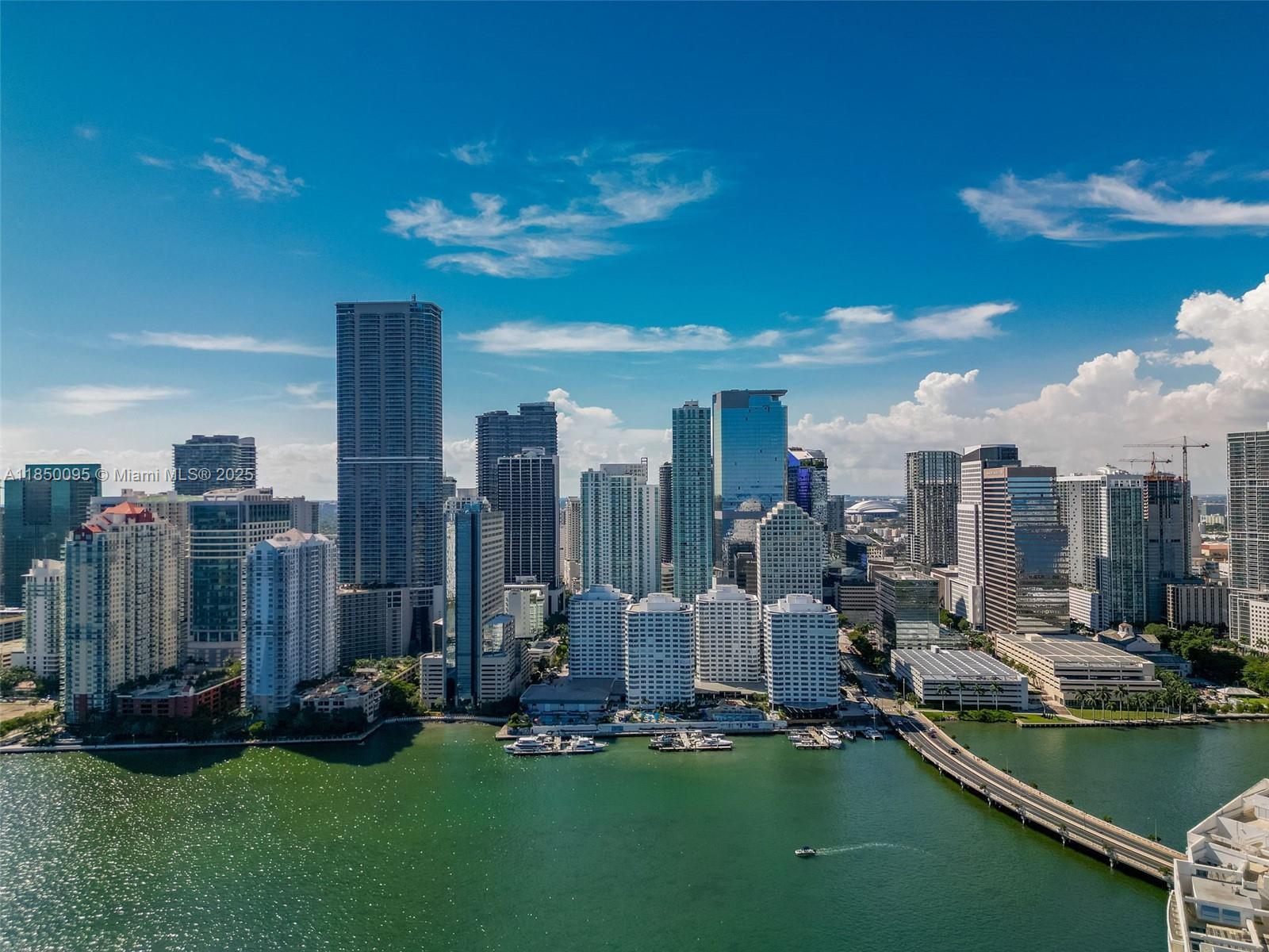Property Photo:  951 Brickell Ave 4002  FL 33131 