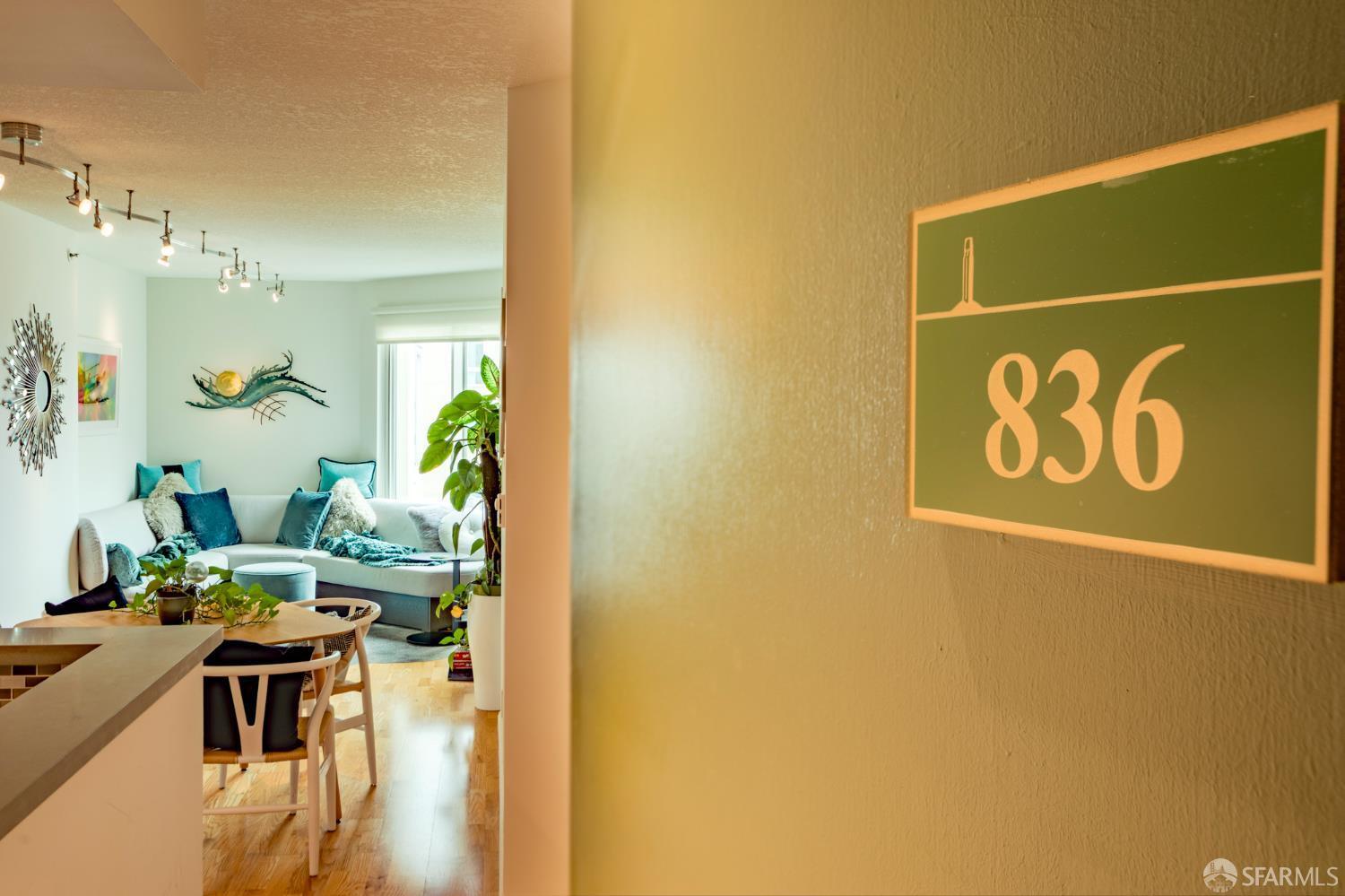 Property Photo: 240 Lombard Street 836 CA 94111