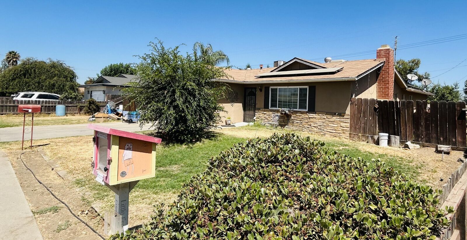 Property Photo:  444 E Citrus Drive  CA 93223 