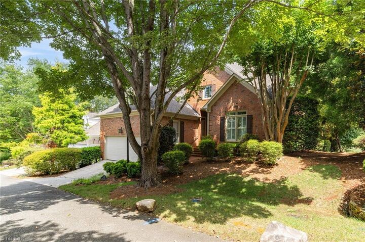 Property Photo:  39 Kinglet Circle  NC 27455 