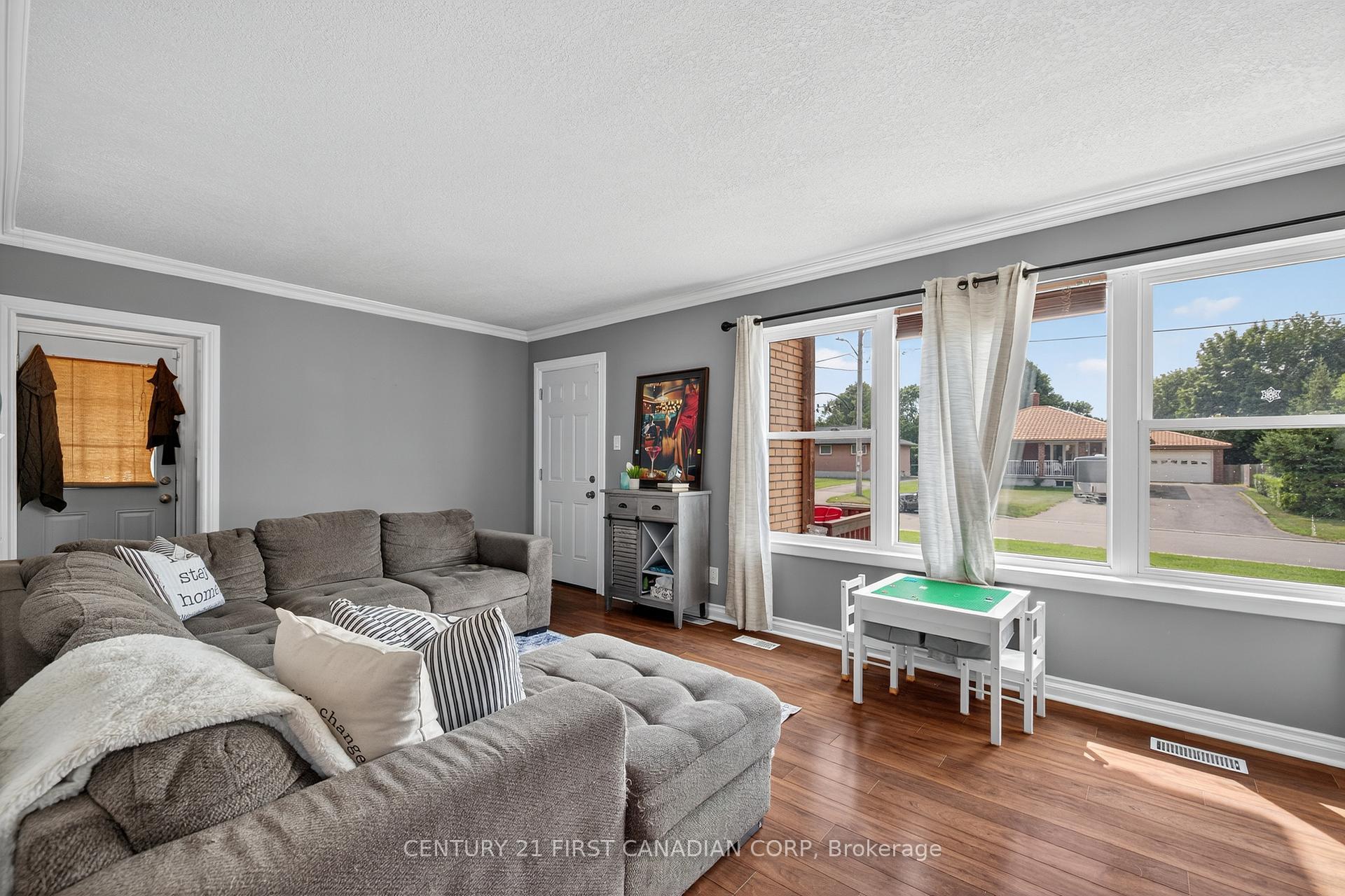 Property Photo: 204 Burnside Drive ON N5V 1B7