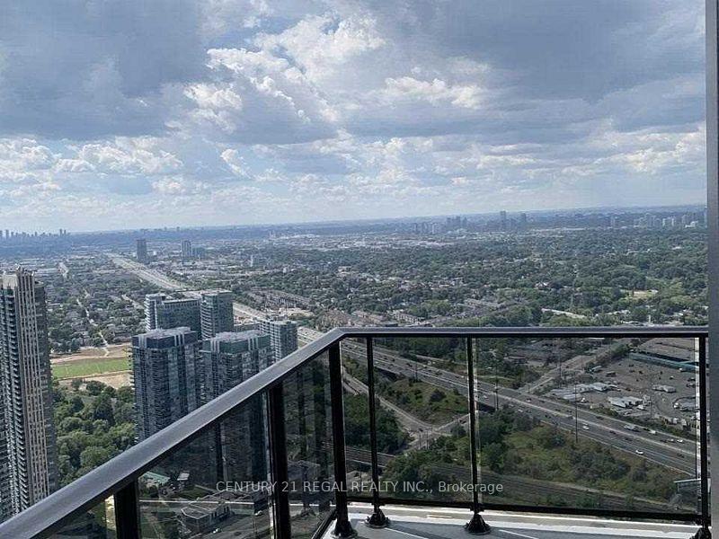 Property Photo:  