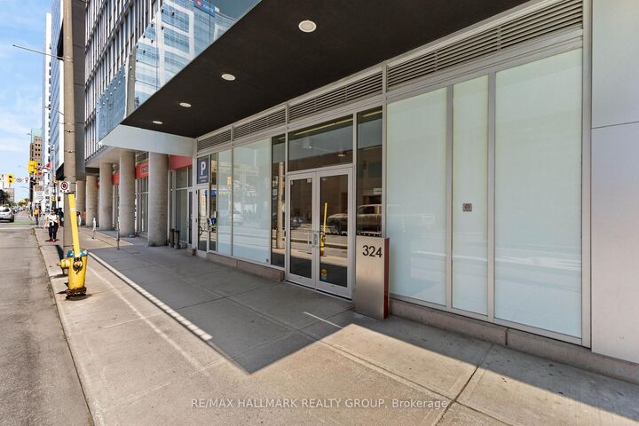 Property Photo: 324 Laurier Avenue W 2105 ON K1P 0A4