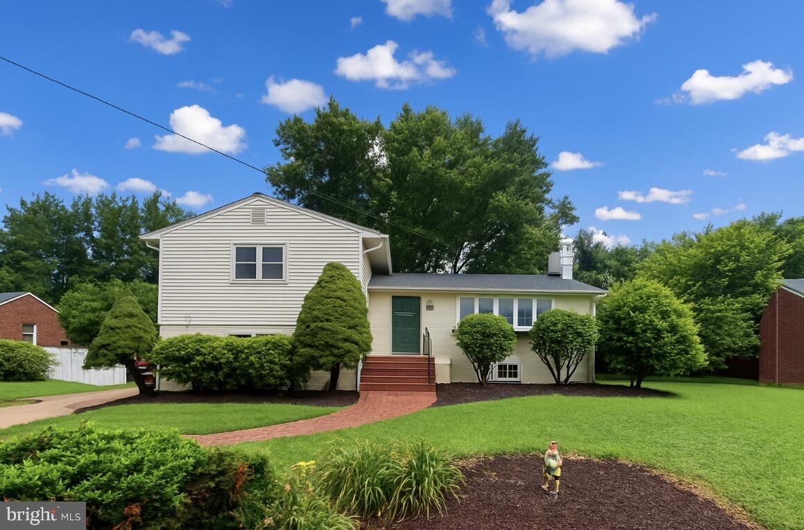 Property Photo:  1726 Baldwin Drive  VA 22101 
