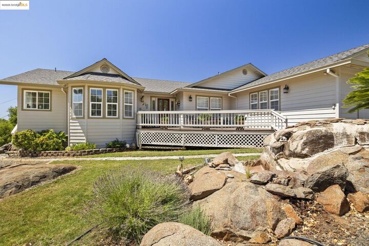 Property Photo: 15595 Curtis Cir CA 95370