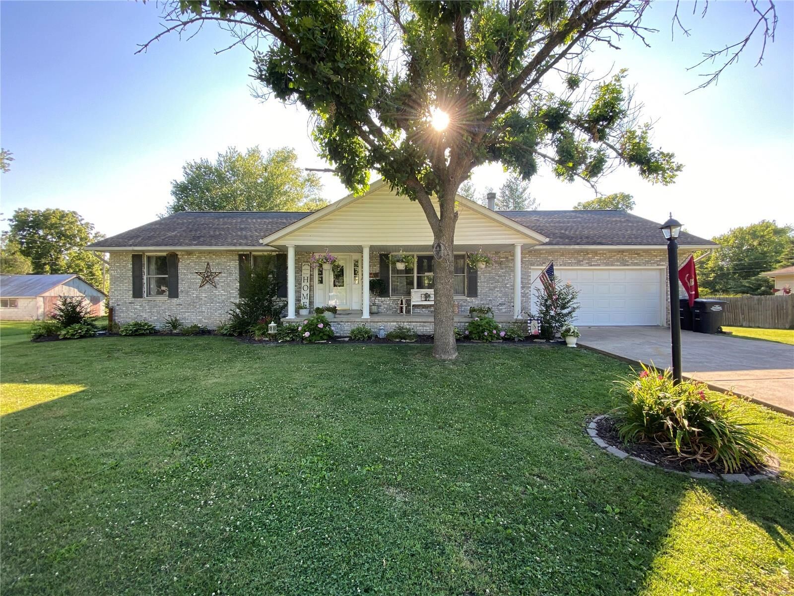Property Photo: 310 S Clinton Street IL 62014