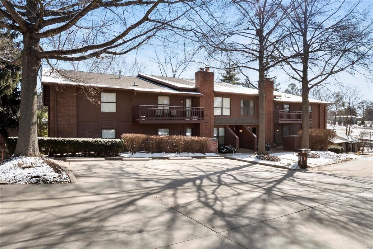 Property Photo: 698 Trailcrest Court 4 MO 63122