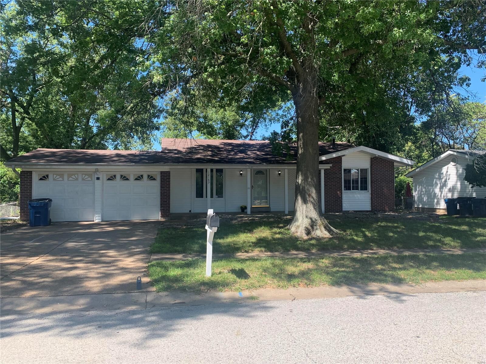 Property Photo: 12163 Branridge Road MO 63033